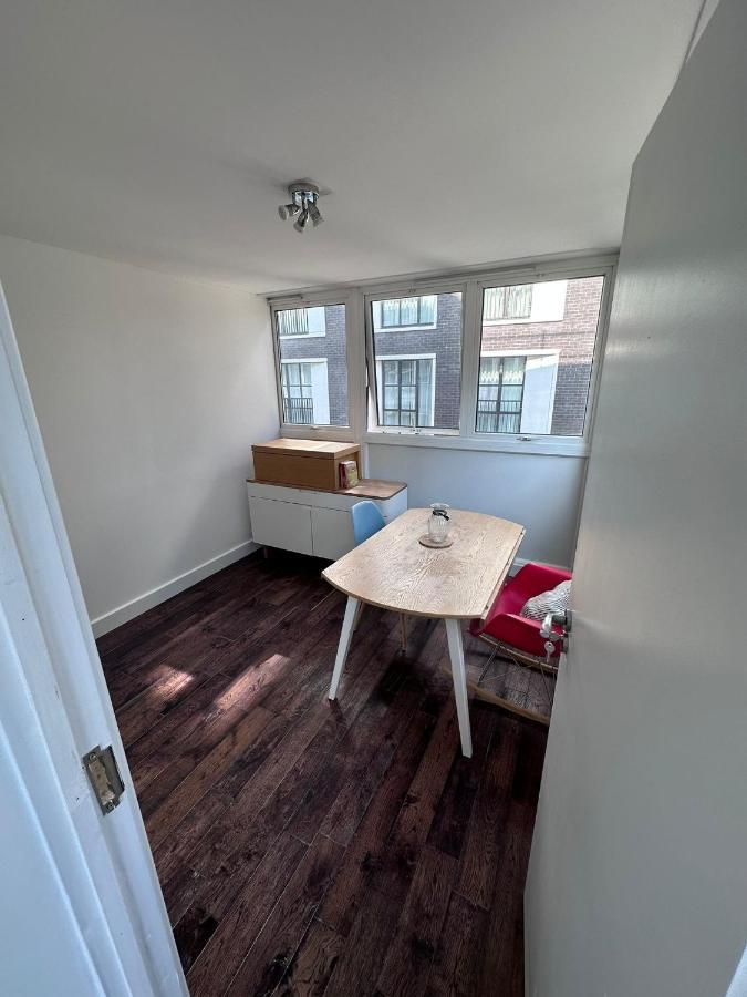 Spacious And Central Newly Refurbished 3 Bedroom Flat Londra Exterior foto